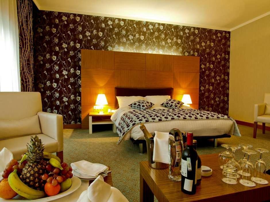 Grand Nur Plaza Hotel Aktau  Exterior photo